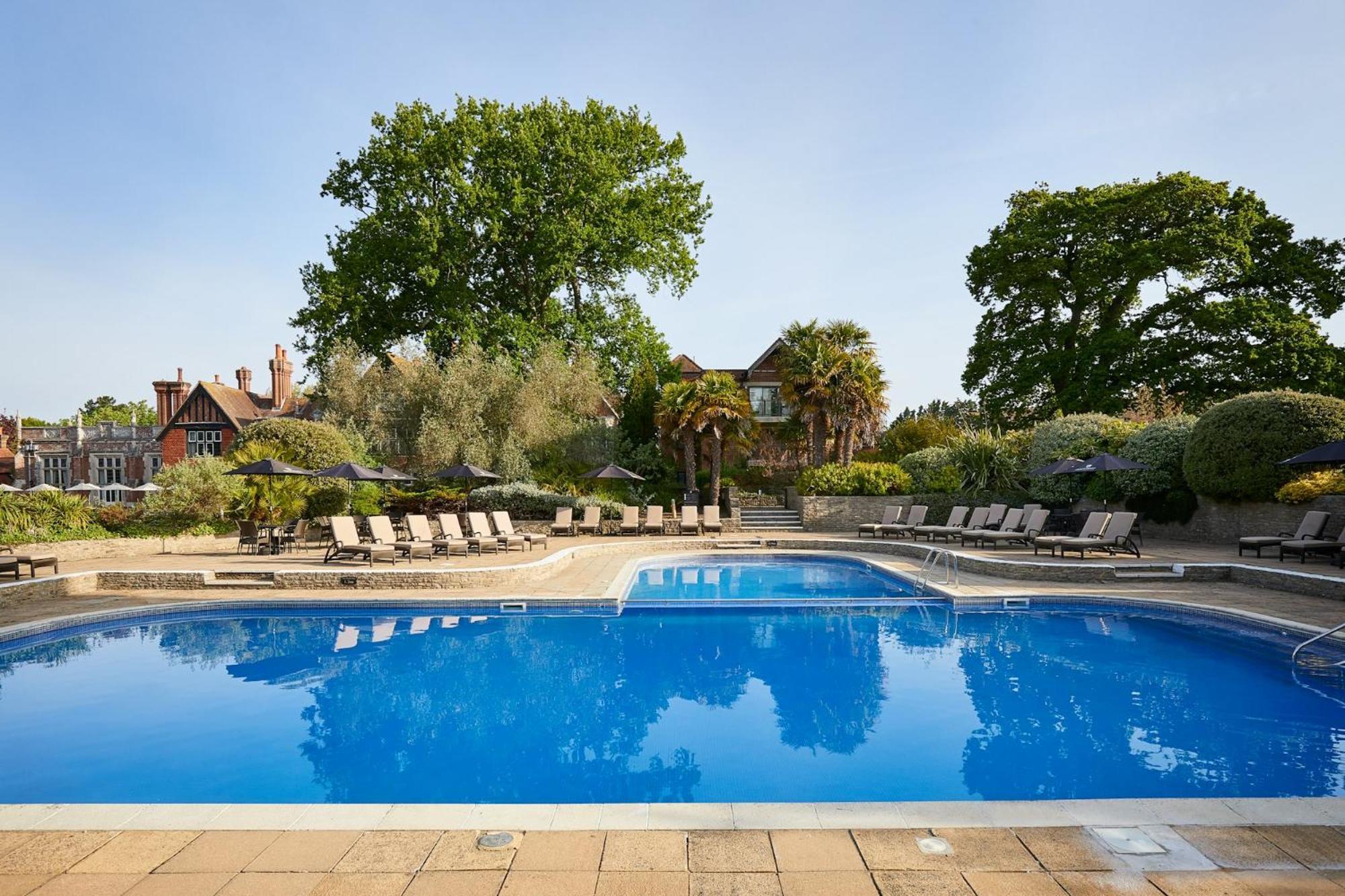 Macdonald Elmers Court Hotel Лимингтон Экстерьер фото